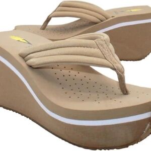 NIB - Volatile (Size 11) Women's Zoe Platform Wedge Sandals – Beige